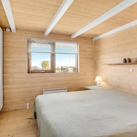 2 Bedroom Stunning Home In Sjolund * Sjolund
