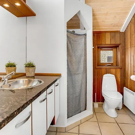 2 Bedroom Stunning Home In Sjolund