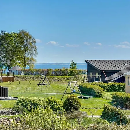Stunning In Sjolund With House Sea View Vakantiehuis