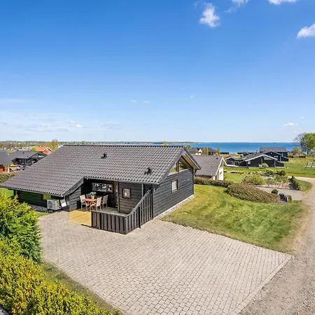2 Bedroom Stunning Home In Sjolund Sjolund